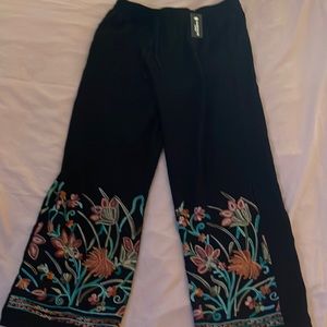 Kaleidoscope Accessories Pants L with tags Black